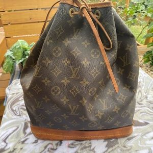 ⭐️SOLD⭐️Louis Vuitton LV Shoulder Bag Noe M42224